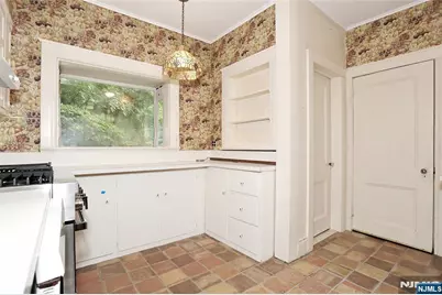 388 Allaire Avenue, Leonia, NJ 07605 - Photo 15