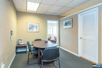 435-437 Hollywood Avenue 8 #8, Fairfield, NJ 07004 - Photo 5
