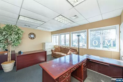 435-437 Hollywood Avenue 8 #8, Fairfield, NJ 07004 - Photo 3