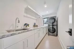 1077 Abbott Blvd, Fort Lee, NJ 07024 - Photo 37