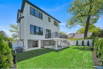 1077 Abbott Boulevard, Fort Lee, NJ 07024 - Photo 39