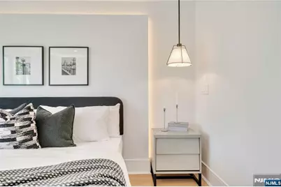 1077 Abbott Boulevard, Fort Lee, NJ 07024 - Photo 27