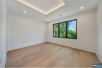 1077 Abbott Boulevard, Fort Lee, NJ 07024 - Photo 35