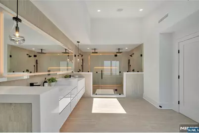 1077 Abbott Boulevard, Fort Lee, NJ 07024 - Photo 29