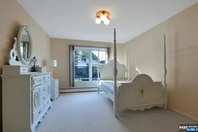 38 Ash Street, Englewood Cliffs, NJ 07632 - Photo 17