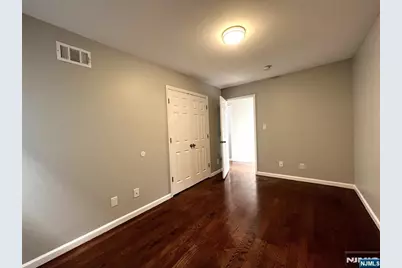 25 Wallis Avenue, Jersey City, NJ 07306 - Photo 9