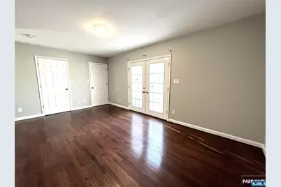 25 Wallis Avenue, Jersey City, NJ 07306 - Photo 11