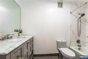 300 Winston Dr 318, Cliffside Park, NJ 07010 - Photo 21