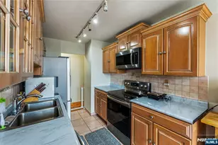 300 Winston Dr 318, Cliffside Park, NJ 07010 - Photo 11