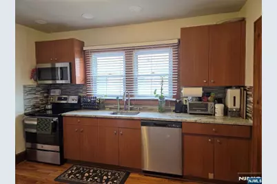 15-28 Parmelee Avenue 2 #2, Fair Lawn, NJ 07410 - Photo 9