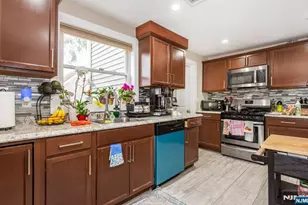 21 Chestnut St, Garfield, NJ 07026 - Photo 7