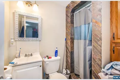 21 Chestnut Street, Garfield, NJ 07026 - Photo 15