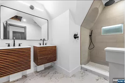 219 Clerk Street, Jersey City, NJ 07305 - Photo 9