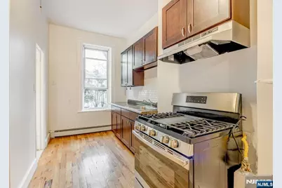 147 New York Avenue 202 #202, Jersey City, NJ 07307 - Photo 19