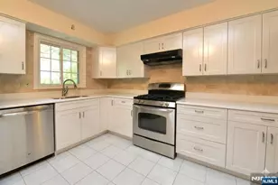 4 Marconi St, Tenafly, NJ 07670 - Photo 3