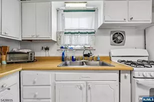 52 Preston St, Ridgefield Park, NJ 07660 - Photo 19