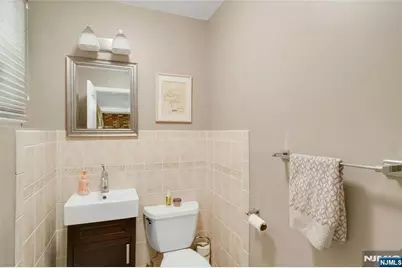 109 Malcolm Road, Mahwah, NJ 07430 - Photo 9