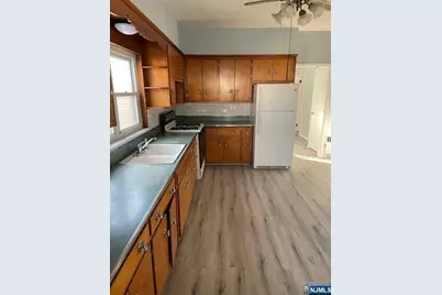 89 Lincoln Avenue, Fair Lawn, NJ 07410 - Photo 9