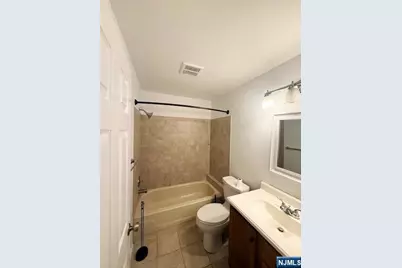 41 Markham Circle, Englewood, NJ 07631 - Photo 11