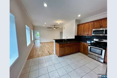 35 N Farview Avenue 1 #1, Paramus, NJ 07652 - Photo 3