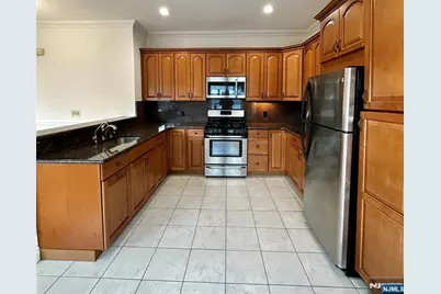 35 N Farview Avenue 1 #1, Paramus, NJ 07652 - Photo 5