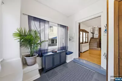 181 Highwood Avenue, Leonia, NJ 07605 - Photo 23