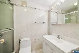 300 Winston Dr 923, Cliffside Park, NJ 07010 - Photo 11