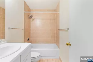 1150 River Road 4H, Edgewater, NJ 07020 - Photo 31