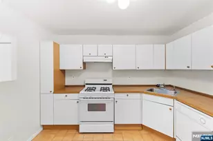 1150 River Road 4H, Edgewater, NJ 07020 - Photo 13
