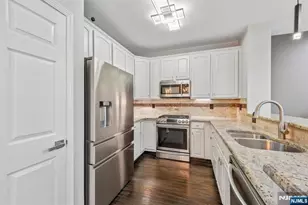 102 Abbie Ct, West New York, NJ 07093 - Photo 7