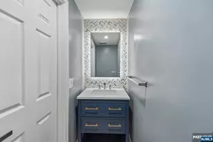 102 Abbie Ct, West New York, NJ 07093 - Photo 9