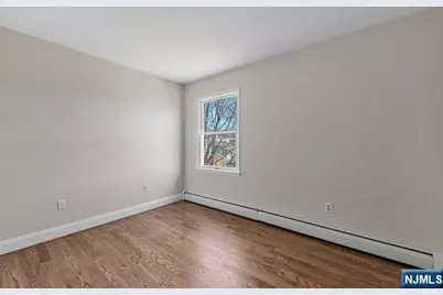 37-2 Smith Street 37-2 #37-2, Waldwick, NJ 07463 - Photo 11