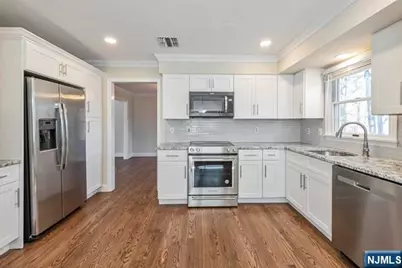 37-2 Smith Street 37-2 #37-2, Waldwick, NJ 07463 - Photo 5
