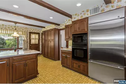 557 Taunton Road, Wyckoff Township, NJ 07481 - Photo 13