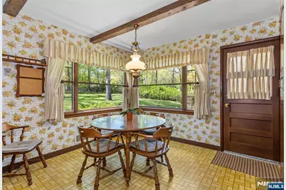 557 Taunton Road, Wyckoff Township, NJ 07481 - Photo 9