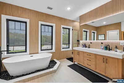424 Ridgewood Avenue, Paramus, NJ 07652 - Photo 27