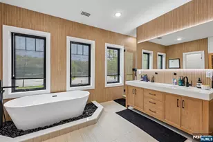 424 Ridgewood Ave, Paramus, NJ 07652 - Photo 27
