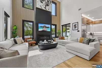 424 Ridgewood Avenue, Paramus, NJ 07652 - Photo 5
