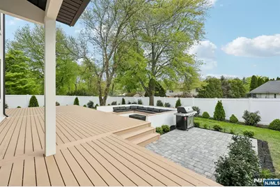 424 Ridgewood Avenue, Paramus, NJ 07652 - Photo 45