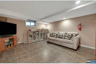 340 Sherman Avenue, Teaneck Township, NJ 07666 - Photo 17