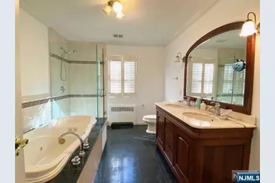 330 Westview Avenue, Fort Lee, NJ 07024 - Photo 11