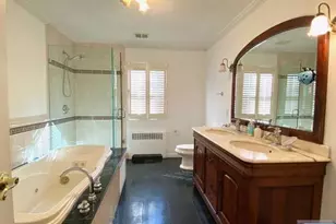 330 Westview Ave, Fort Lee, NJ 07024 - Photo 11