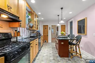 370 Undercliff Ave, Edgewater, NJ 07020 - Photo 15