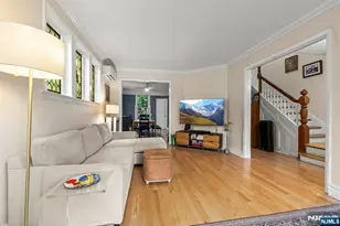 370 Undercliff Ave, Edgewater, NJ 07020 - Photo 7