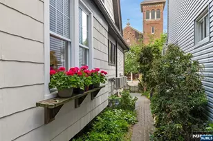 370 Undercliff Ave, Edgewater, NJ 07020 - Photo 21