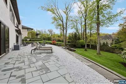 536 Illingworth Avenue, Englewood, NJ 07631 - Photo 9