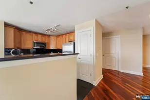 6210 City Pl, Edgewater, NJ 07020 - Photo 13