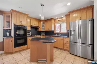 38 Carlson Court, Closter, NJ 07624 - Photo 9