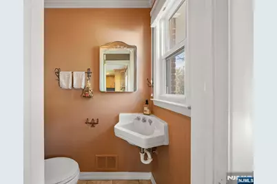 38 Carlson Court, Closter, NJ 07624 - Photo 13