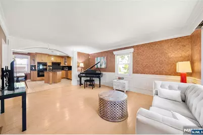 38 Carlson Court, Closter, NJ 07624 - Photo 7